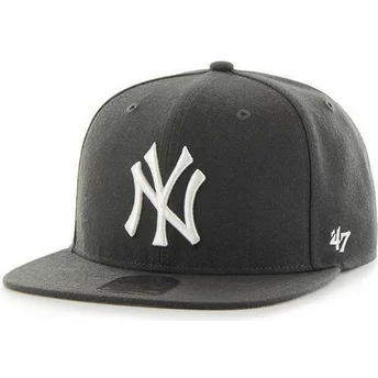 Gorra plana negra snapback de New York Yankees MLB Captain de 47 Brand