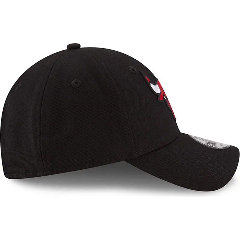 petten-gebogen-zwart-verstelbare-band-9forty-the-league-van-chicago-bulls-nba-van-new-era