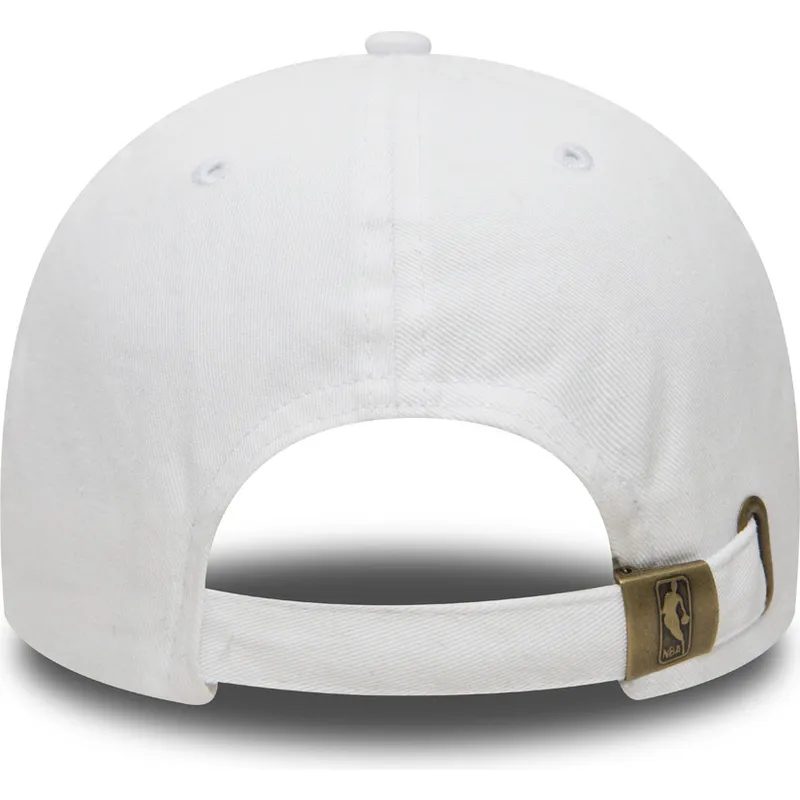 petten-gebogen-wit-verstelbare-band-9forty-washed-van-chicago-bulls-nba-van-new-era