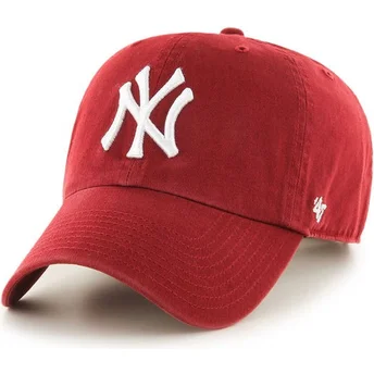 Ciemnoczerwona zakrzywiona czapka New York Yankees MLB Clean Up od 47 Brand