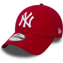 casquette-courbee-rouge-ajustable-9forty-essential-new-york-yankees-mlb-new-era