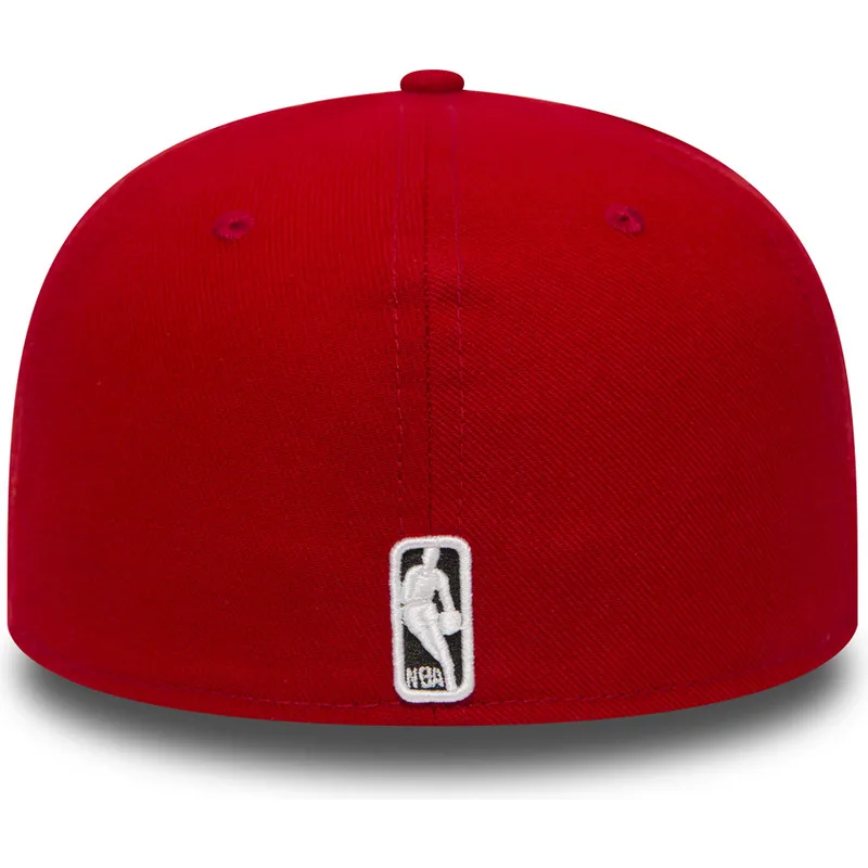 petten-plat-rood-aangepast-59fifty-essential-van-chicago-bulls-nba-van-new-era