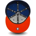 cappellino-visiera-piatta-blu-aderente-59fifty-essential-di-new-york-knicks-nba-di-new-era