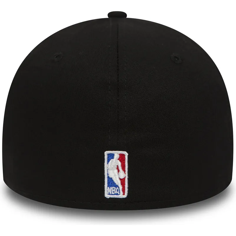 petten-gebogen-zwart-fitted-39thirty-black-base-van-chicago-bulls-nba-van-new-era