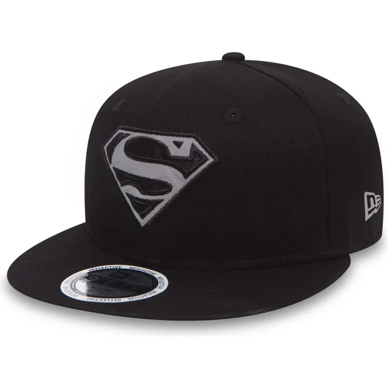 petten-plat-zwart-snapback-voor-kinderen-9fifty-reflect-van-superman-warner-bros-van-new-era