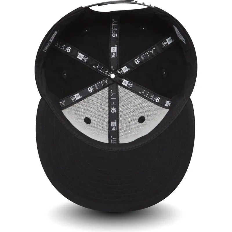 petten-plat-zwart-snapback-voor-kinderen-9fifty-reflect-van-superman-warner-bros-van-new-era