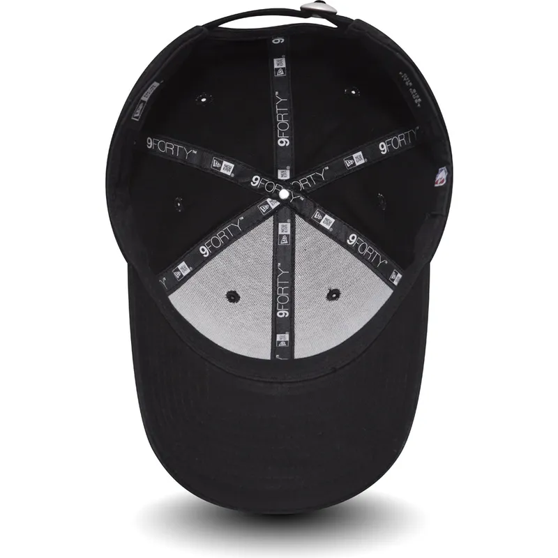petten-gebogen-zwart-verstelbaar-9forty-felt-infill-van-brooklyn-nets-nba-van-new-era
