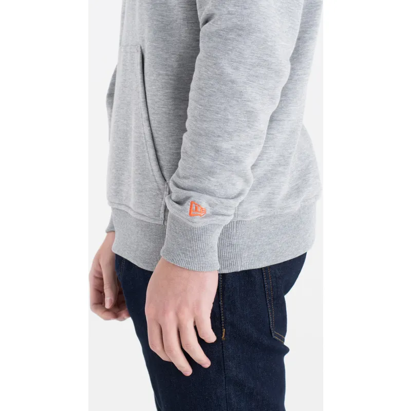 sweater-met-capuchon-grijs-pullover-hoody-van-new-york-knicks-nba-van-new-era sweater-met-capuchon-grijs-pullover-hoody-van-new-york-knicks-nba-van-new-era