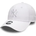 casquette-courbee-blanche-ajustable-avec-logo-blanc-9forty-league-essential-new-york-yankees-mlb-new-era