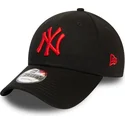 casquette-courbee-noire-ajustable-avec-logo-rouge-9forty-league-essential-new-york-yankees-mlb-new-era