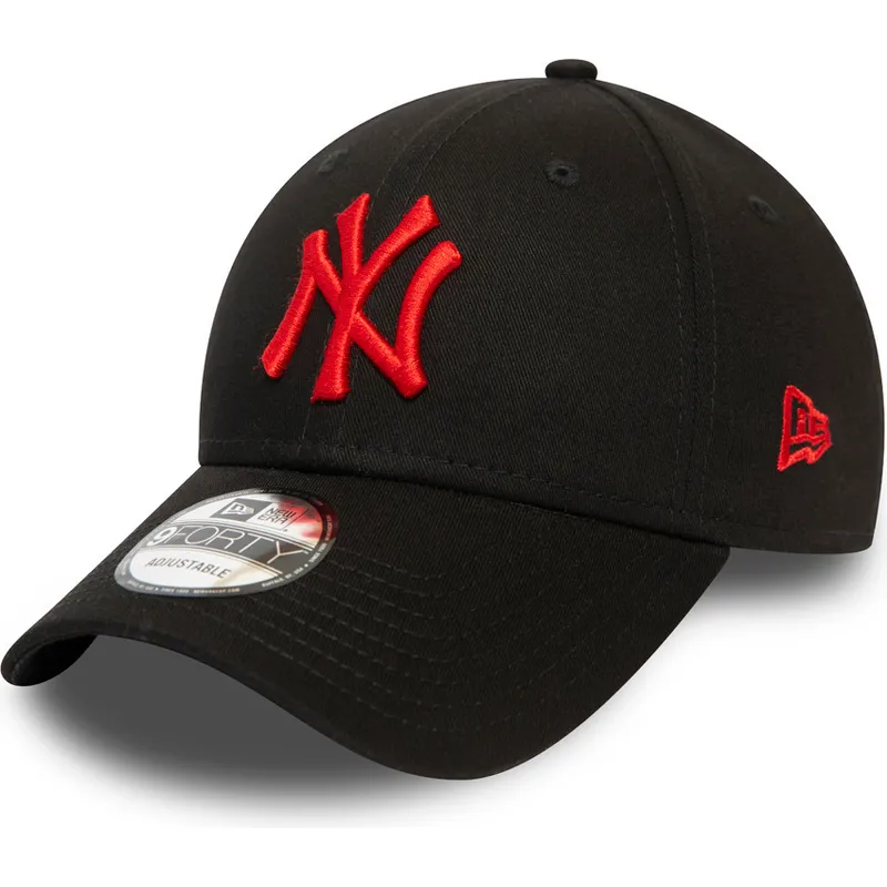 schwarze-verstellbare-curved-cap-mit-rotem-logo-9forty-league-essential-der-new-york-yankees-mlb-von-new-era