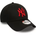 gorra-curva-negra-ajustable-con-logo-rojo-9forty-league-essential-de-new-york-yankees-mlb-de-new-era