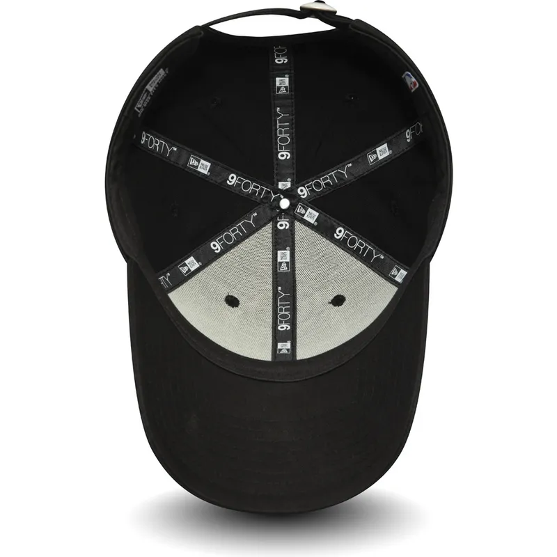 cappellino-curvo-nero-regolabile-con-logo-bianco-9forty-league-essential-di-chicago-bulls-nba-di-new-era