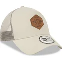 grau-trucker-cap-a-frame-9forty-heritage-patch-von-new-era
