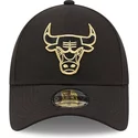 gorra-curva-negra-snapback-9forty-black-and-gold-de-chicago-bulls-nba-de-new-era