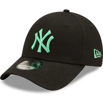 New Era Curved Brim Green Logo 9FORTY League Essential New York Yankees MLB Black Adjustable Cap