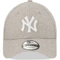 casquette-courbee-grise-ajustable-9forty-pull-new-york-yankees-mlb-new-era