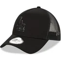 svart-trucker-keps-med-svart-logotyp-9forty-a-frame-fran-los-angeles-dodgers-mlb-av-new-era