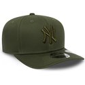 new-era-curved-brim-green-logo-9fifty-stretch-snap-league-essential-new-york-yankees-mlb-green-snapback-cap