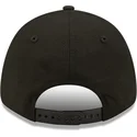 gorra-curva-negra-snapback-9forty-black-base-de-chicago-bulls-nba-de-new-era
