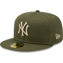 cappellino-piatto-verde-aderente-59fifty-league-essential-dei-new-york-yankees-mlb-di-new-era