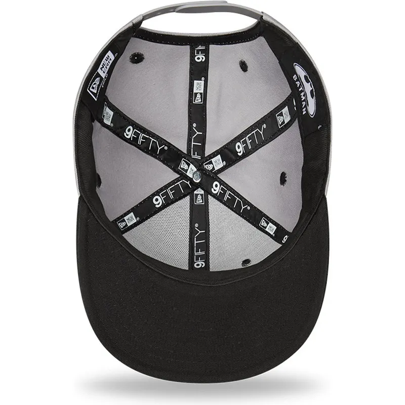 petten-plat-grijs-snapback-voor-kinderen-9fifty-character-van-batman-dc-comics-van-new-era petten-plat-grijs-snapback-voor-kinderen-9fifty-character-van-batman-dc-comics-van-new-era