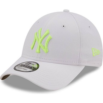 Gorra curva gris ajustable con logo verde 9FORTY Neon Pack de New York Yankees MLB de New Era