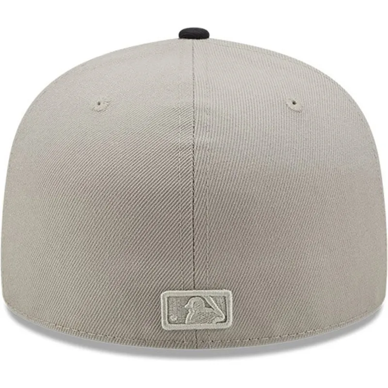 petten-plat-grijs-aangepast-59fifty-parche-lateral-van-new-york-yankees-mlb-van-new-era