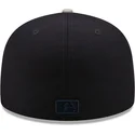 casquette-plate-bleue-marine-et-grise-ajustee-59fifty-side-patch-new-york-yankees-mlb-new-era