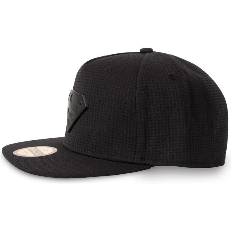 petten-plat-zwart-snapback-metal-badge-van-difuzed petten-plat-zwart-snapback-metal-badge-van-difuzed
