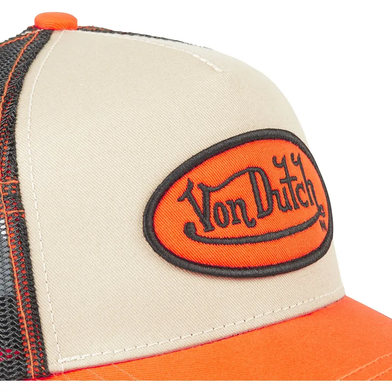 hvid-sort-og-orange-trucker-kasket-sum-ora-fra-von-dutch