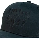 petten-gebogen-zwart-snapback-van-wheels-and-waves