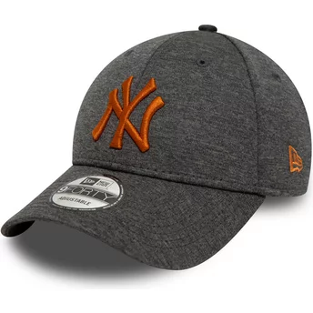 Gorra curva gris ajustable con logo naranja 9FORTY Shadow Tech de New York Yankees MLB de New Era
