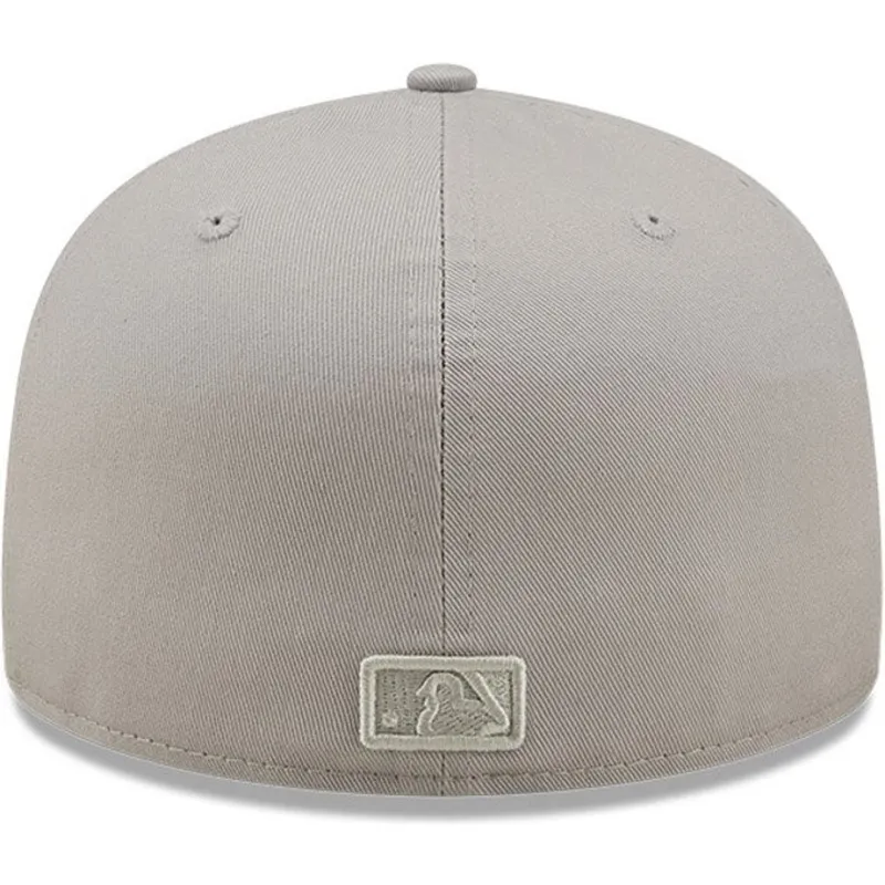 petten-plat-grijs-fitted-59fifty-parche-lateral-world-series-van-new-york-yankees-mlb-van-new-era