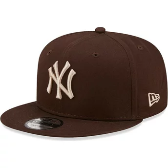 Gorra plana marrón snapback 9FIFTY League Essential de New York Yankees MLB de New Era