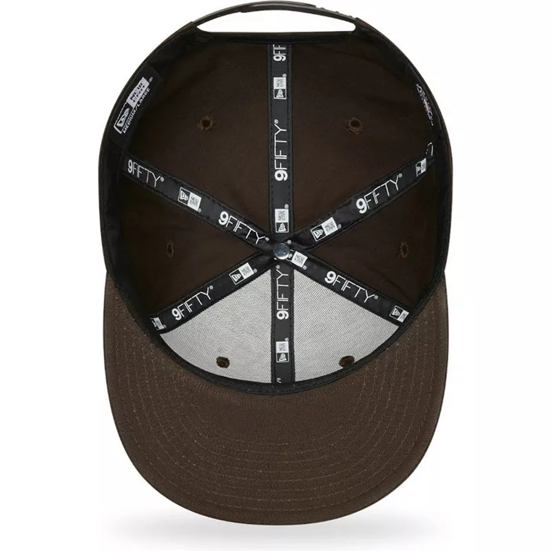 New Era Curved Brim Brown Logo 39THIRTY League Essential New York Yankees  MLB Brown Fitted Cap