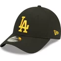 gorra-curva-negra-ajustable-con-logo-amarillo-9forty-league-essential-de-los-angeles-dodgers-mlb-de-new-era