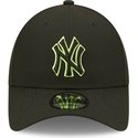 new-era-curved-brim-green-logo-9forty-neon-pack-repreve-new-york-yankees-mlb-black-snapback-cap