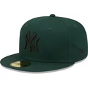 new-era-flat-brim-59fifty-league-essential-new-york-yankees-mlb-dark-green-fitted-cap