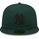 gorra-plana-verde-oscuro-ajustada-59fifty-league-essential-de-new-york-yankees-mlb-de-new-era