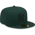 gorra-plana-verde-oscuro-ajustada-59fifty-league-essential-de-new-york-yankees-mlb-de-new-era