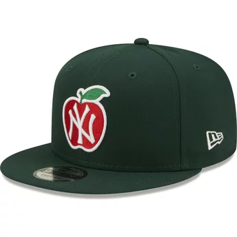 Gorra plana verde oscuro y roja snapback 9FIFTY NY Apple de New York Yankees MLB de New Era
