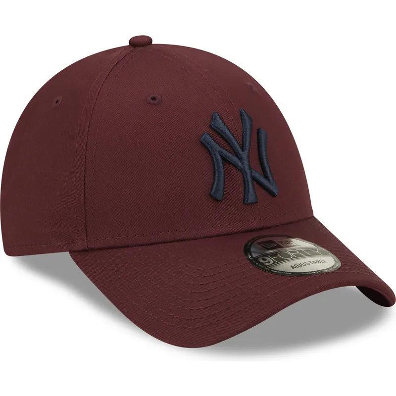 casquette-courbee-grenat-ajustable-avec-logo-bleu-marine-9forty-league-essential-new-york-yankees-mlb-new-era