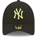 casquette-courbee-noire-ajustable-avec-logo-vert-9forty-league-essential-new-york-yankees-mlb-new-era