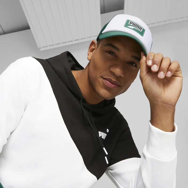 Puma blanche et outlet verte