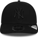 casquette-courbee-noire-snapback-avec-logo-noir-9fifty-tonal-stretch-snap-new-york-yankees-mlb-new-era