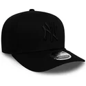 casquette-courbee-noire-snapback-avec-logo-noir-9fifty-tonal-stretch-snap-new-york-yankees-mlb-new-era