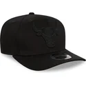 casquette-courbee-noire-snapback-avec-logo-noir-9fifty-tonal-stretch-snap-chicago-bulls-nba-new-era