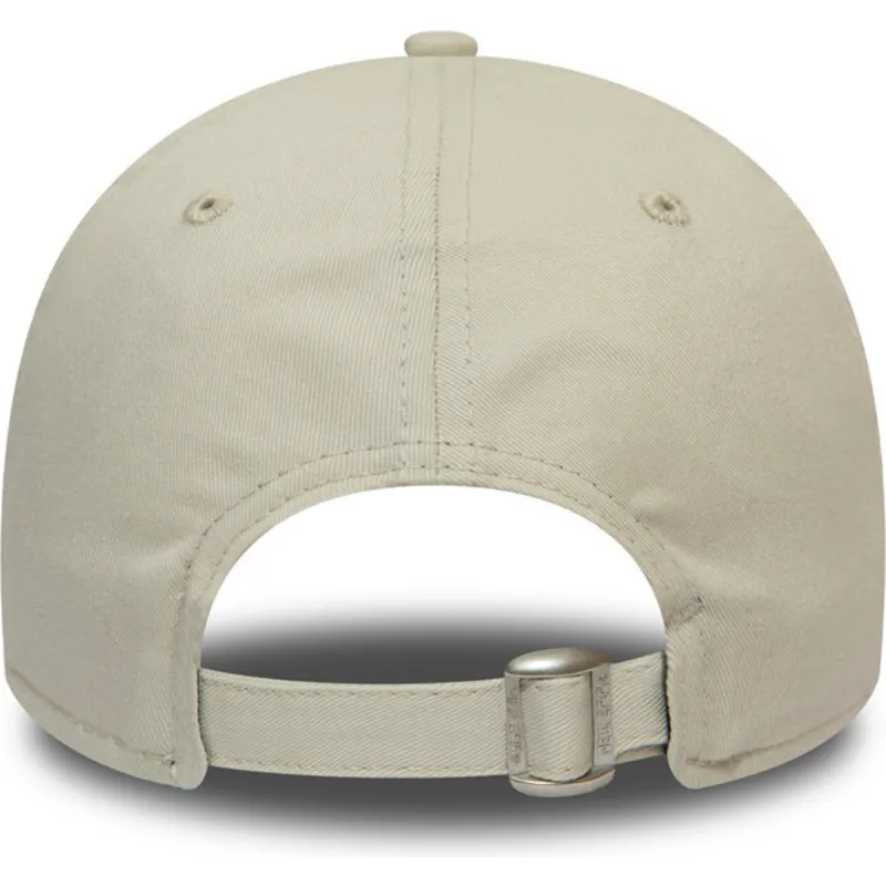 bojd-beige-justerbar-keps-med-svart-logotyp-9forty-league-essential-fran-new-york-yankees-mlb-av-new-era