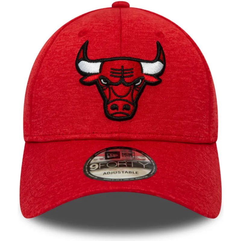 petten-gebogen-rood-verstelbare-band-9forty-shadow-tech-van-chicago-bulls-nba-van-new-era